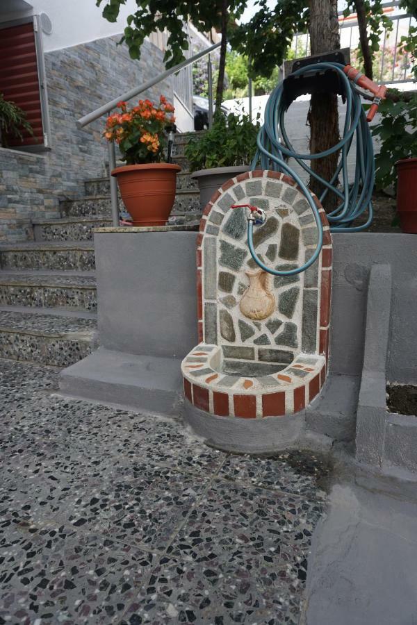 Anastasia' S Guest House Neos Marmaras Buitenkant foto